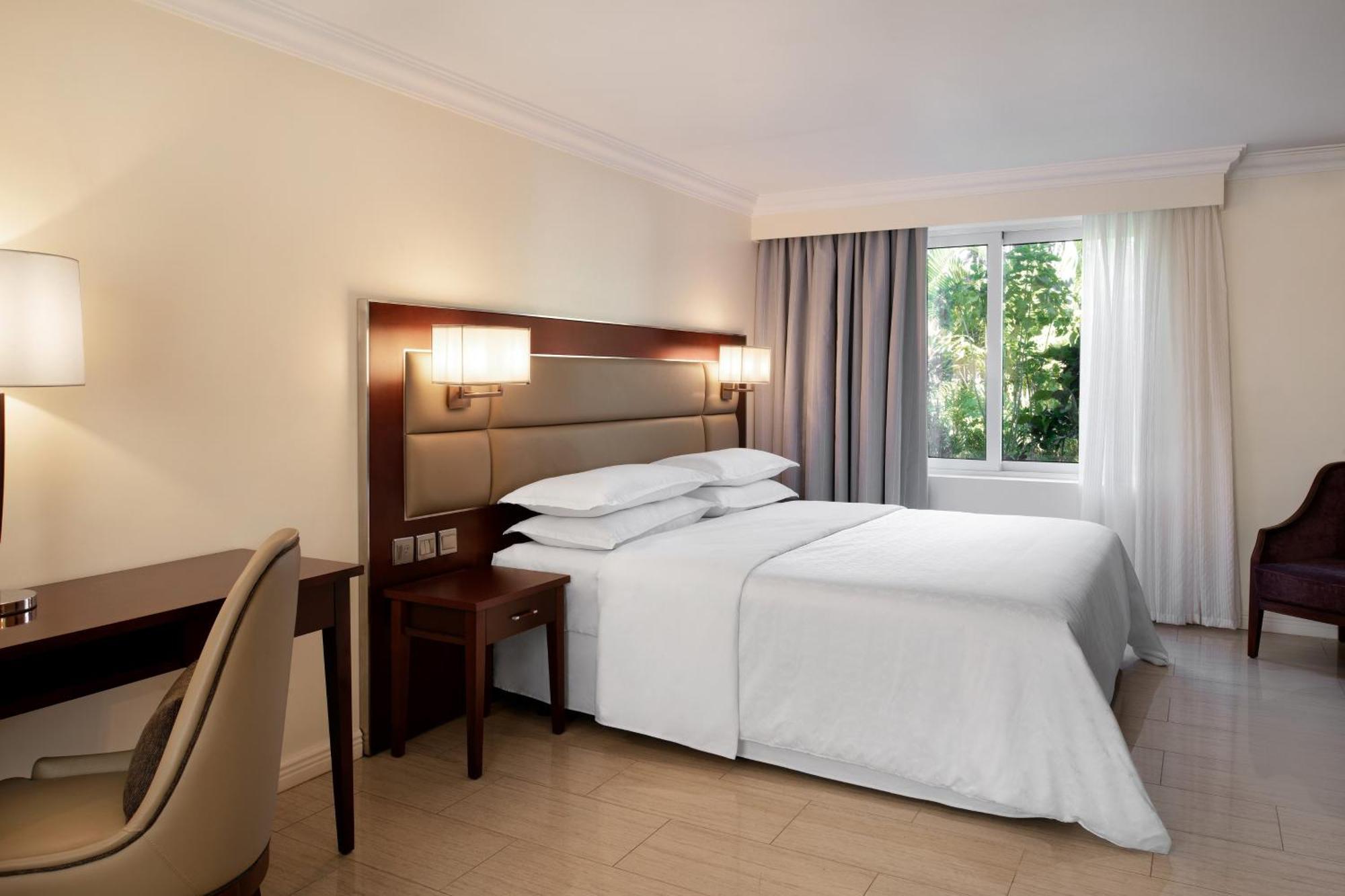 Sheraton Samoa Aggie Grey'S Hotel & Bungalows Apia Bagian luar foto