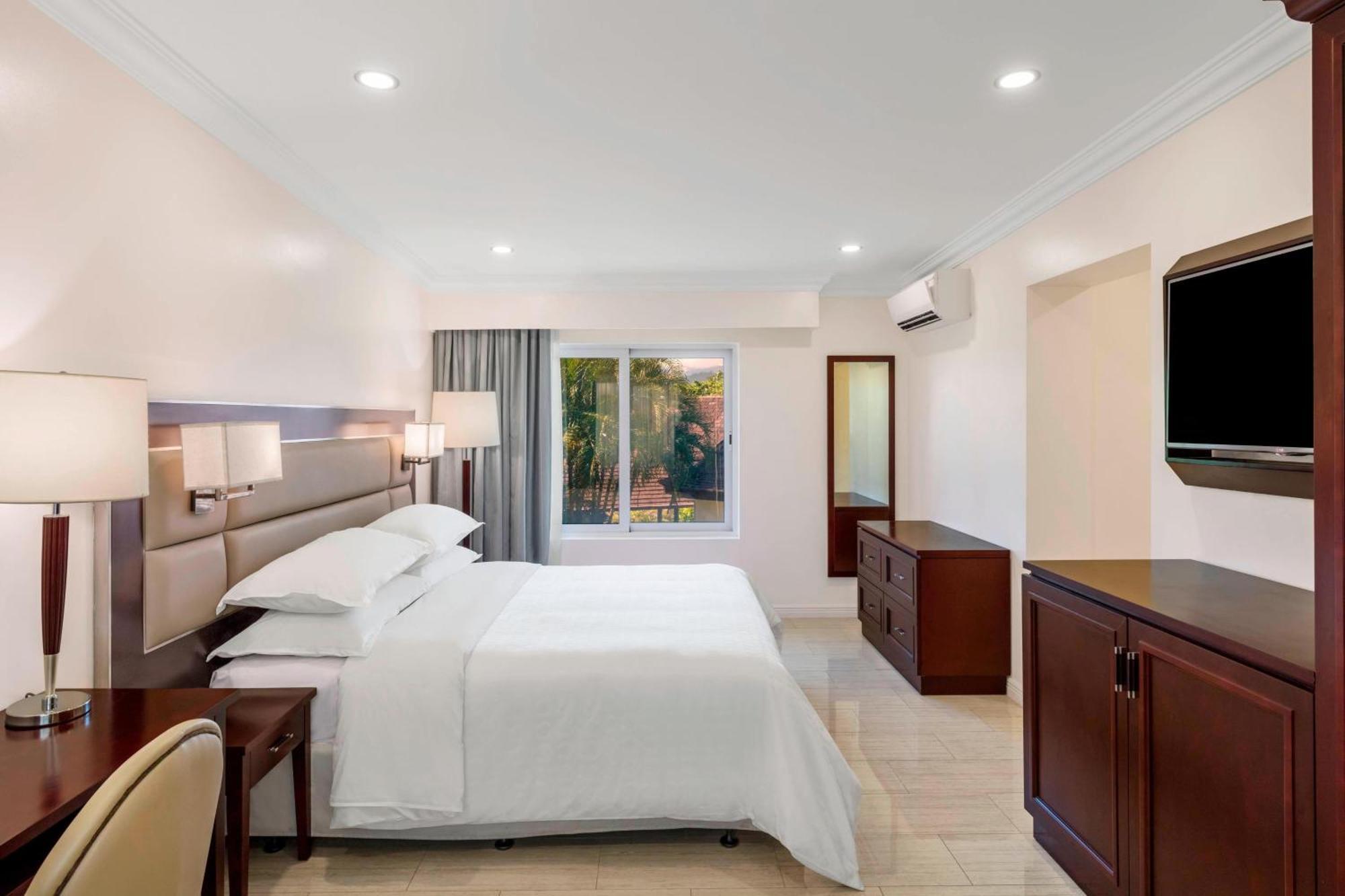 Sheraton Samoa Aggie Grey'S Hotel & Bungalows Apia Bagian luar foto